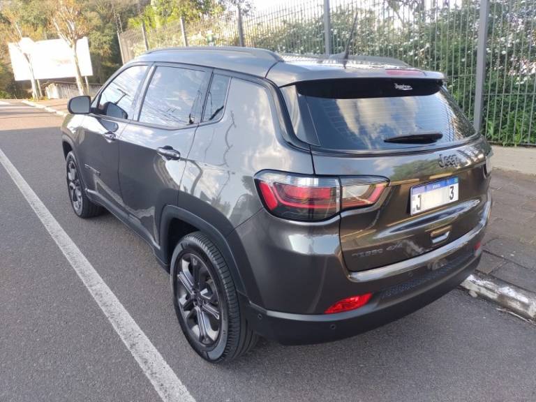 JEEP - COMPASS - 2021/2022 - Cinza - R$ 160.000,00