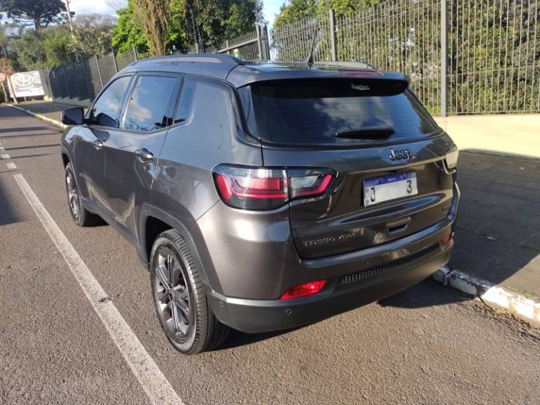 JEEP - COMPASS - 2021/2022 - Cinza - R$ 160.000,00