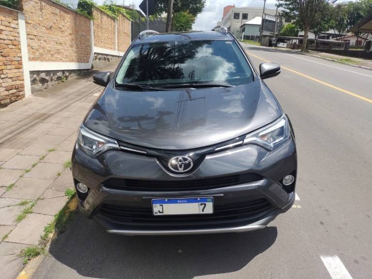 TOYOTA - RAV4 - 2018/2018 - Cinza - R$ 135.000,00