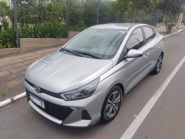 HYUNDAI - HB20S - 2022/2023 - Prata - R$ 110.000,00