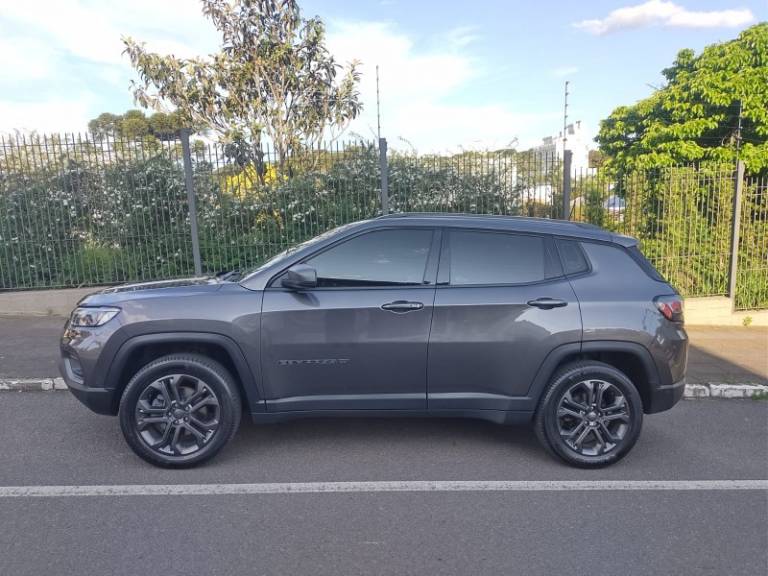 JEEP - COMPASS - 2021/2022 - Cinza - R$ 160.000,00