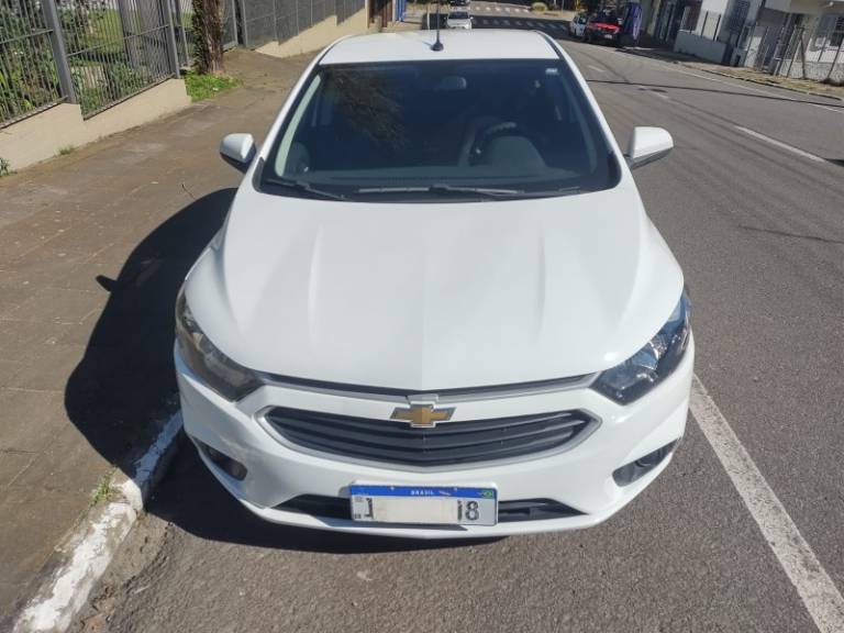 CHEVROLET - ONIX - 2018/2019 - Branca - R$ 57.000,00