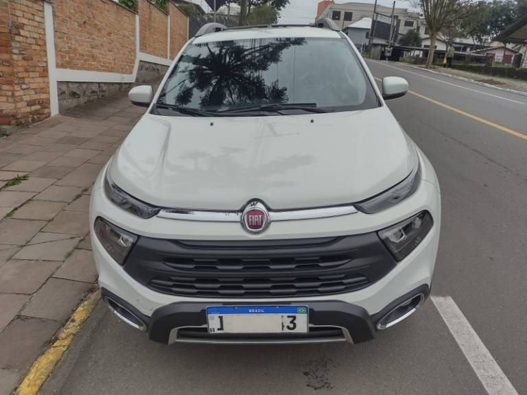 FIAT - TORO - 2019/2020 - Branca - R$ 115.000,00