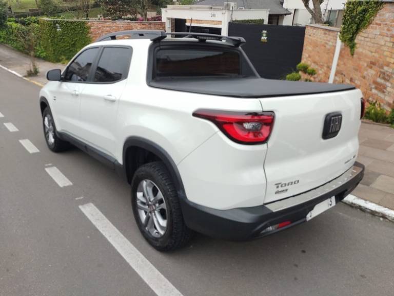 FIAT - TORO - 2019/2020 - Branca - R$ 115.000,00