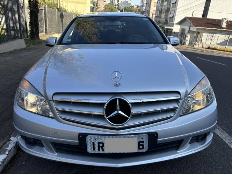 MERCEDES-BENZ - C 180 K - 2010/2011 - Prata - R$ 65.000,00