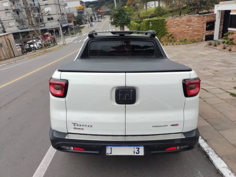 FIAT - TORO - 2019/2020 - Branca - R$ 115.000,00