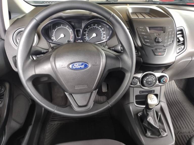 FORD - FIESTA - 2015/2015 - Branca - R$ 46.000,00