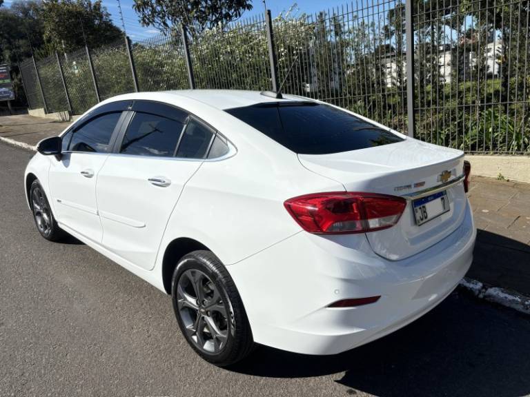 CHEVROLET - CRUZE - 2022/2023 - Branca - R$ 129.800,00