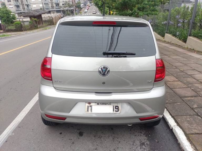 VOLKSWAGEN - FOX - 2013/2013 - Prata - R$ 45.000,00