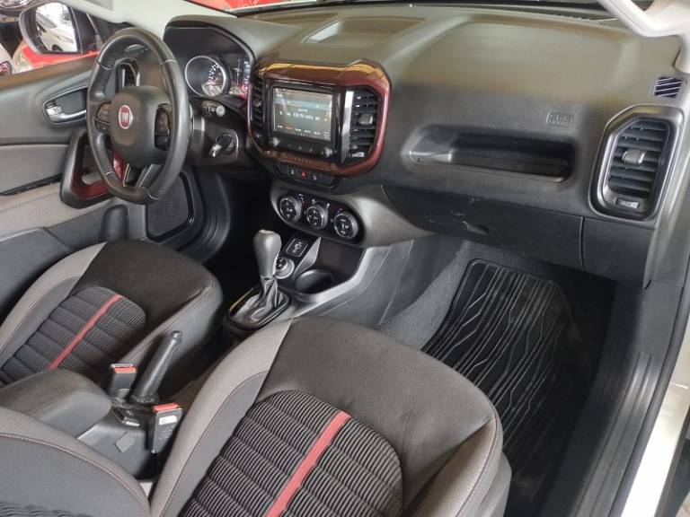 FIAT - TORO - 2019/2020 - Branca - R$ 115.000,00