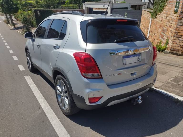 CHEVROLET - TRACKER - 2018/2019 - Prata - R$ 99.000,00