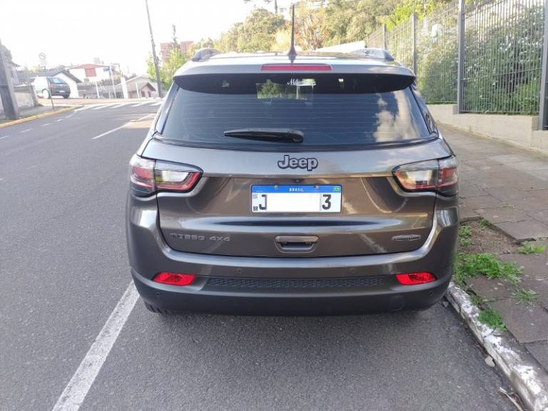 JEEP - COMPASS - 2021/2022 - Cinza - R$ 160.000,00