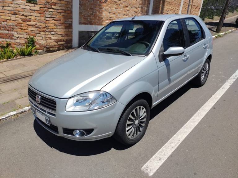 FIAT - PALIO - 2007/2008 - Prata - R$ 29.000,00