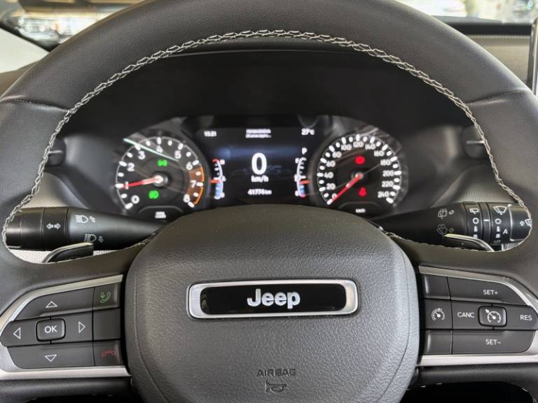 JEEP - COMPASS - 2022/2023 - Preta - R$ 146.000,00