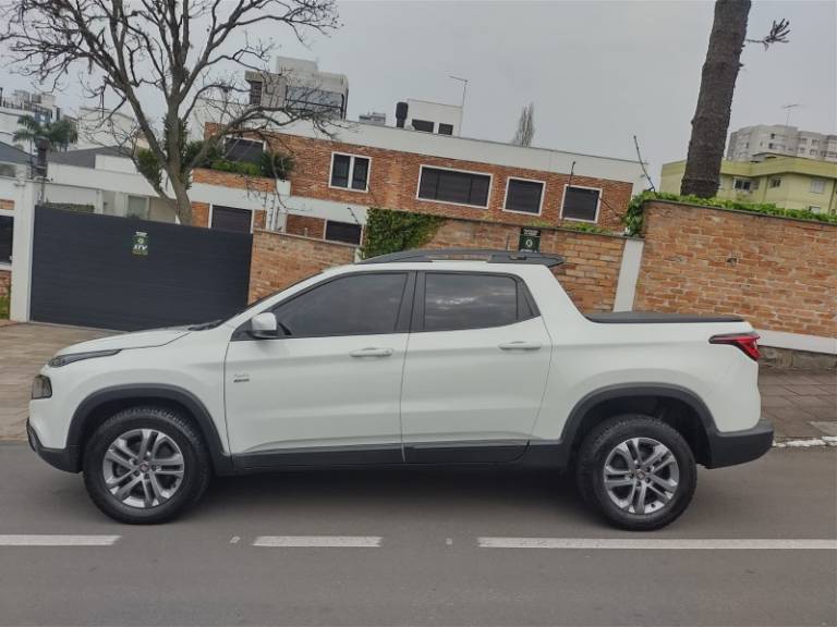 FIAT - TORO - 2019/2020 - Branca - R$ 115.000,00