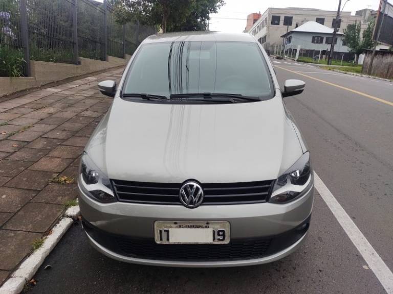 VOLKSWAGEN - FOX - 2013/2013 - Prata - R$ 45.000,00