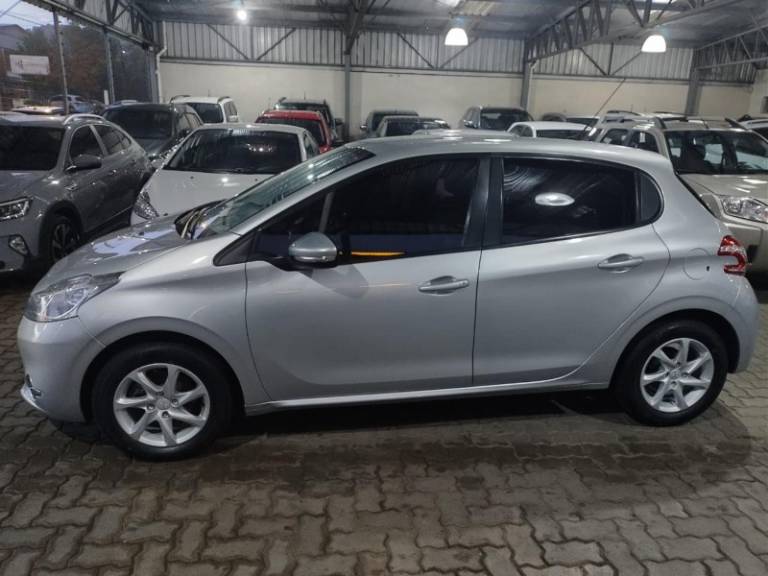 PEUGEOT - 208 - 2014/2015 - Prata - R$ 43.000,00