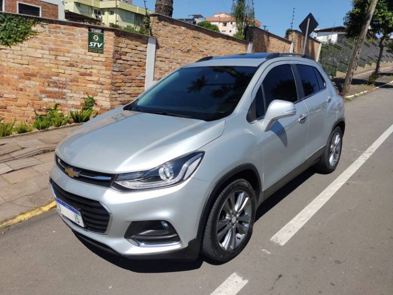 CHEVROLET - TRACKER - 2018/2019 - Prata - R$ 99.000,00