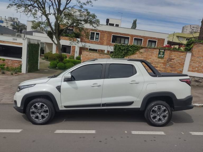 FIAT - STRADA - 2021/2021 - Branca - R$ 102.000,00