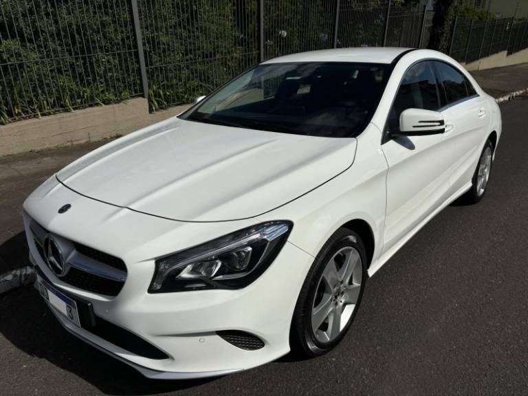 MERCEDES-BENZ - CLA 180 - 2018/2019 - Branca - R$ 145.000,00