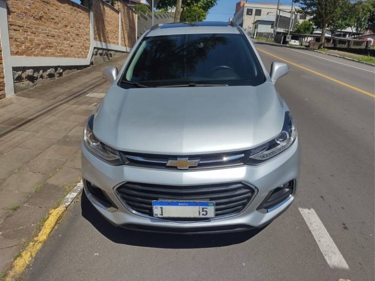 CHEVROLET - TRACKER - 2018/2019 - Prata - R$ 99.000,00