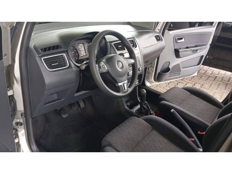 VOLKSWAGEN - FOX - 2013/2013 - Prata - R$ 45.000,00