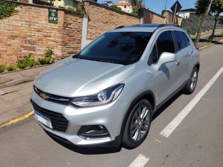 CHEVROLET - TRACKER - 2018/2019 - Prata - R$ 99.000,00