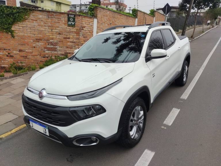 FIAT - TORO - 2019/2020 - Branca - R$ 115.000,00