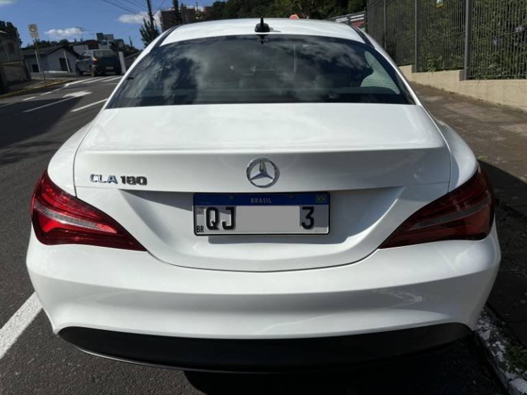 MERCEDES-BENZ - CLA 180 - 2018/2019 - Branca - R$ 145.000,00